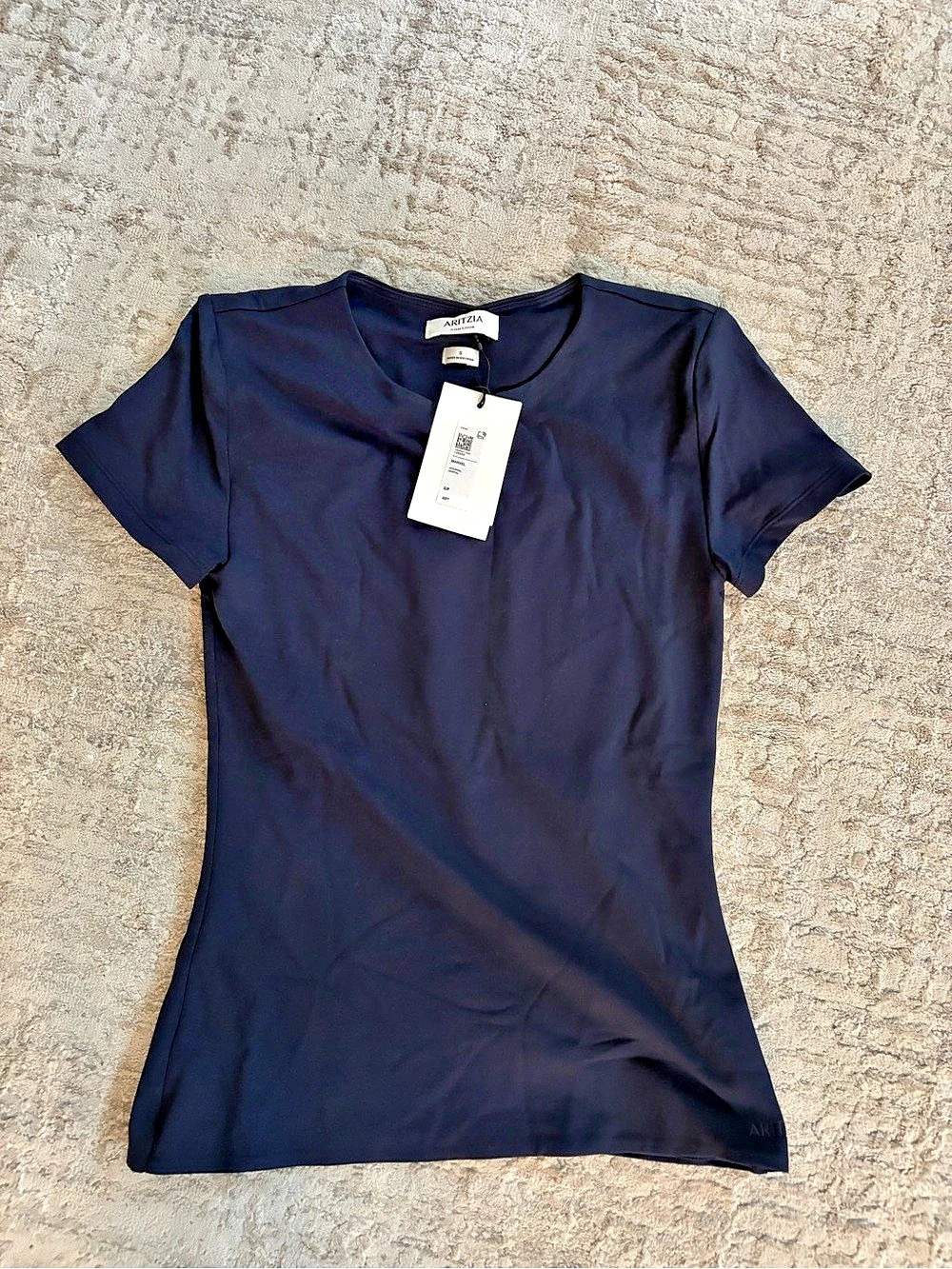 Aritzia body con short sleeve in navy